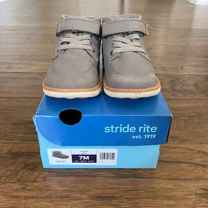 Stride Rite SRT Quinn Boot in Grey (size 7M)